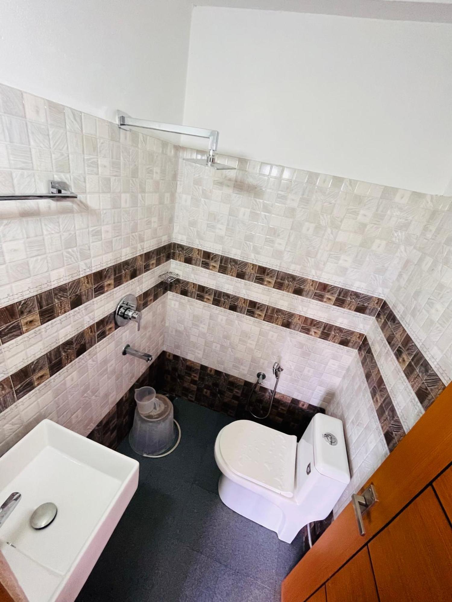 7 Malai Residency Homestay